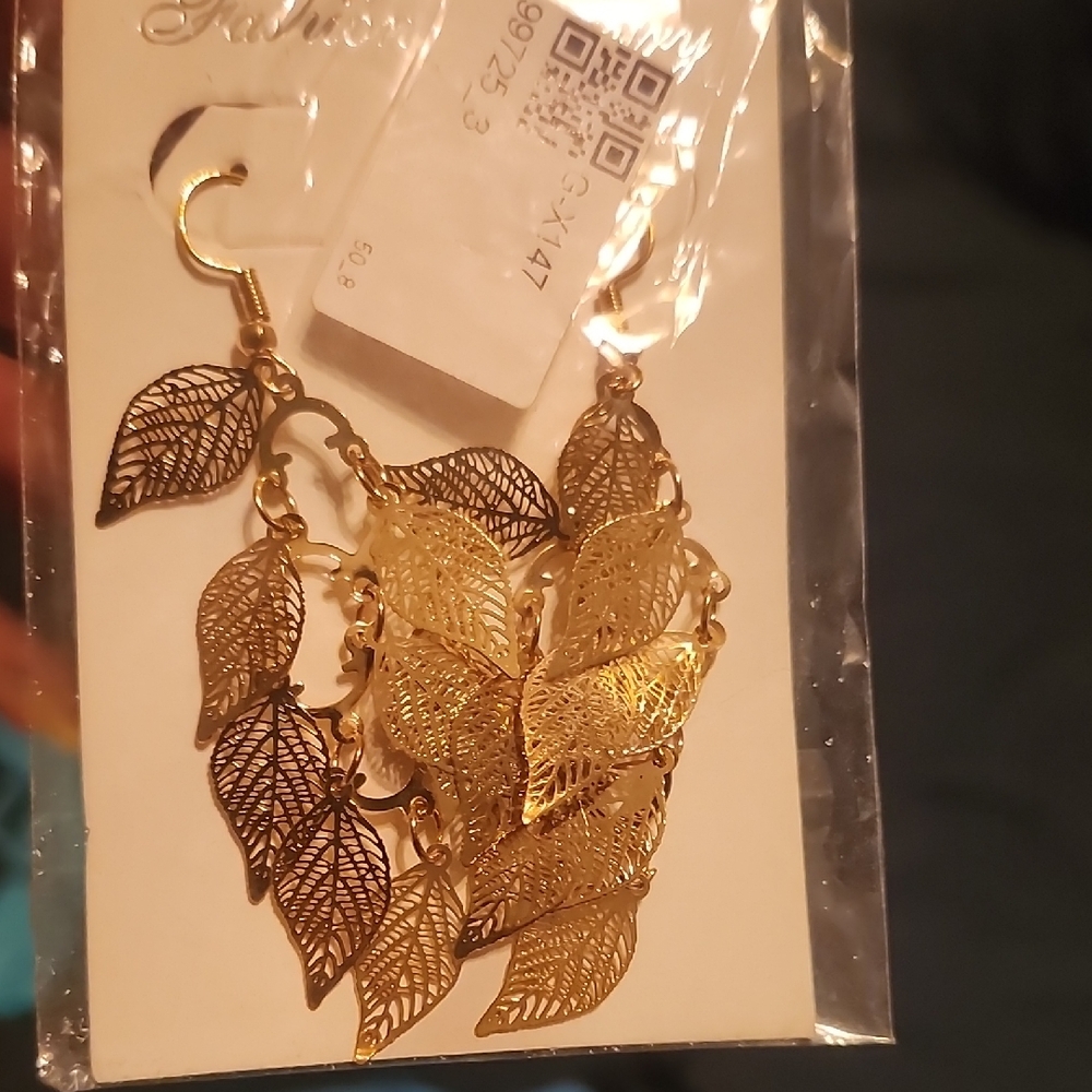 Gold Leaf Dangle Earrings - Picture 1 of 4
